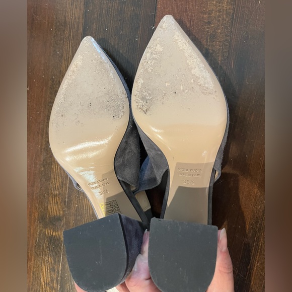 Barney’s New York Vero Cuoio Gray Pumps - Picture 4 of 5